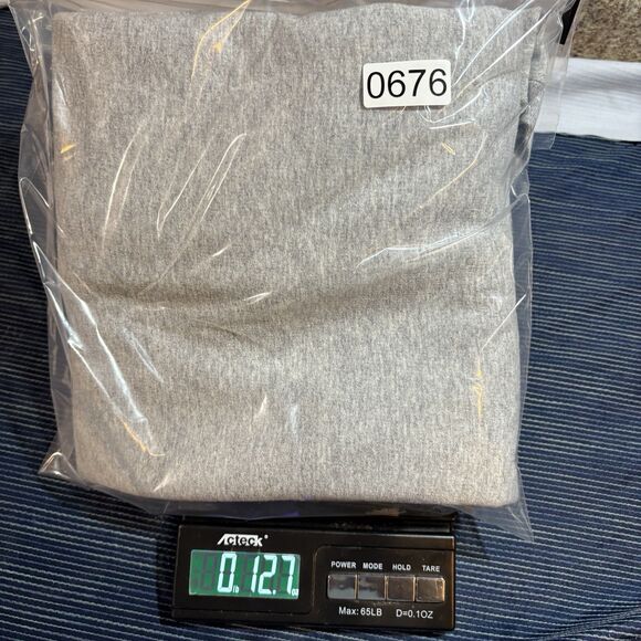 Champion Sweatshirt Men’s L Gray Crewneck Pullover Logo Athletic Casual - Picture 6 of 6